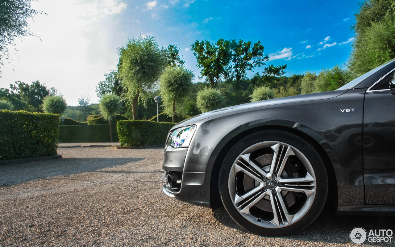 Audi S8 D4