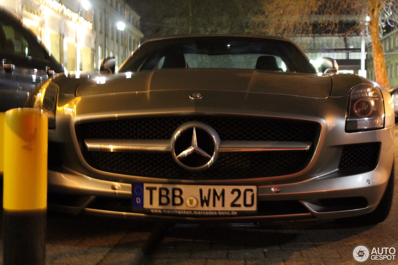 Mercedes-Benz SLS AMG