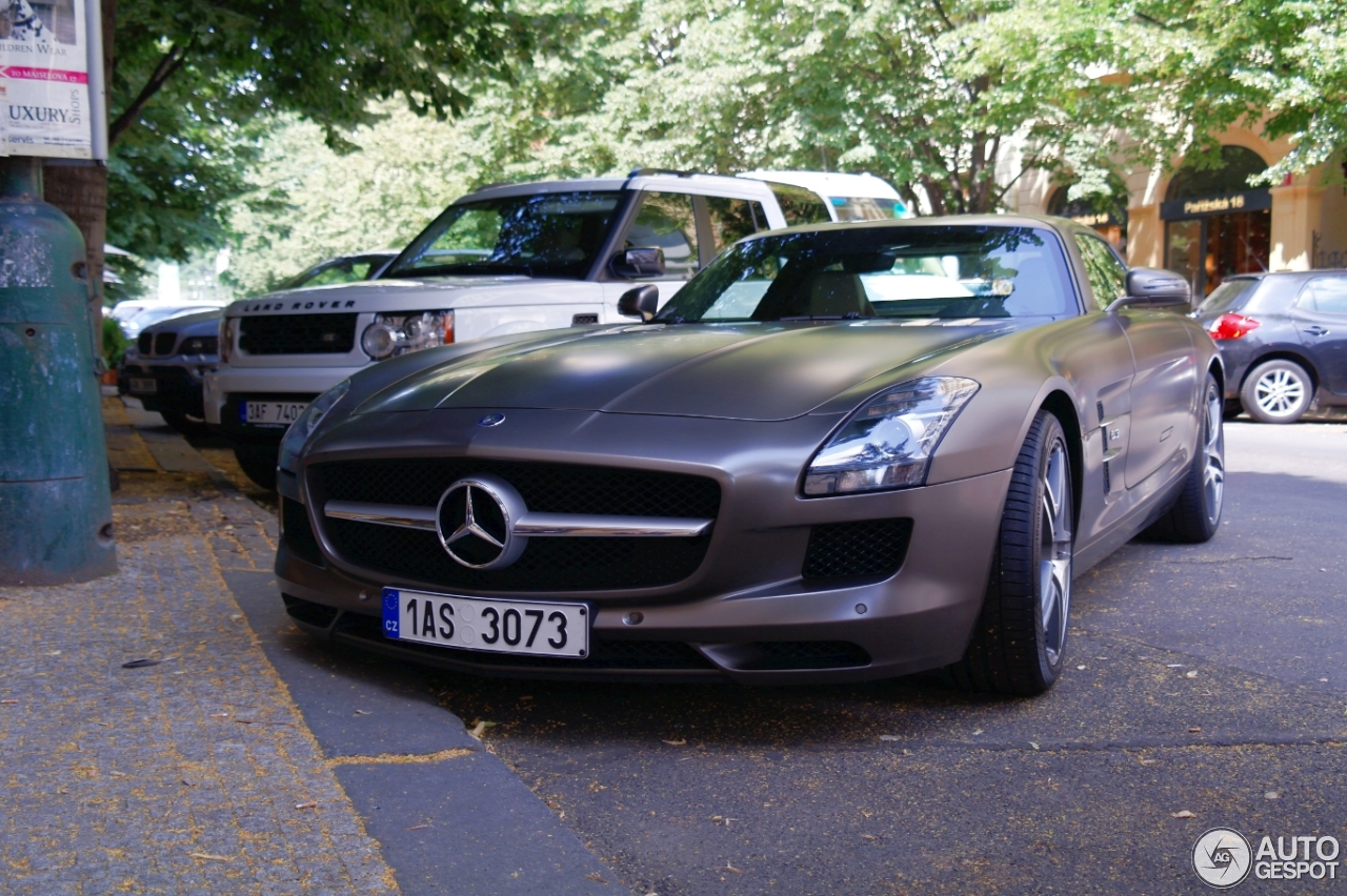 Mercedes-Benz SLS AMG