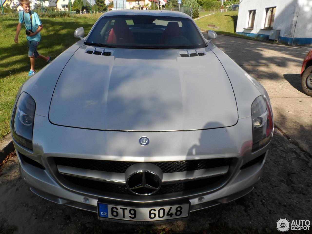 Mercedes-Benz SLS AMG