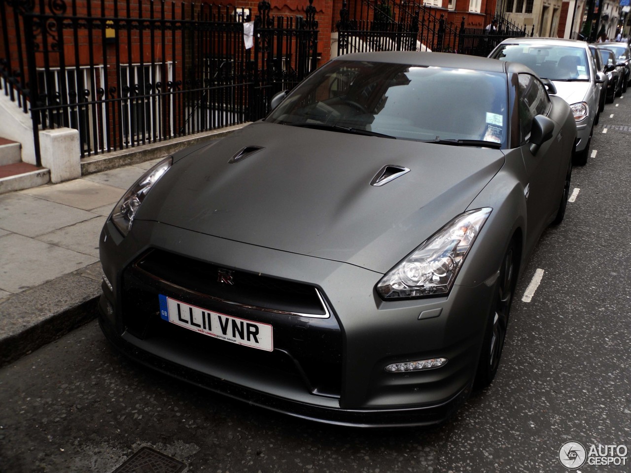 Nissan GT-R 2011