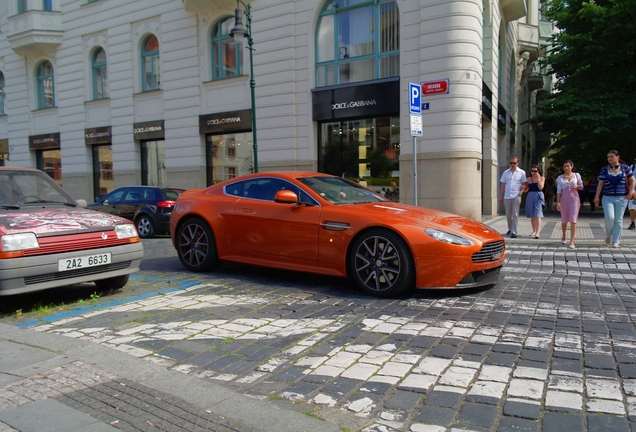 Aston Martin V8 Vantage S