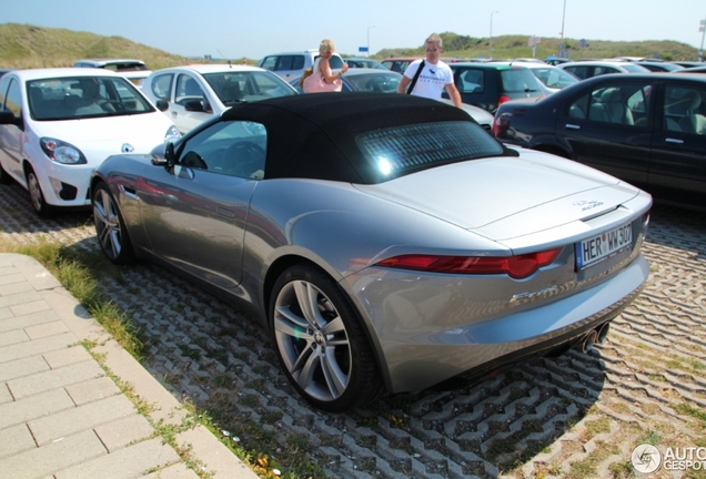 Jaguar F-TYPE S Convertible