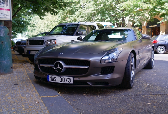 Mercedes-Benz SLS AMG