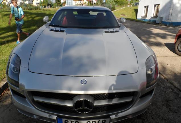 Mercedes-Benz SLS AMG