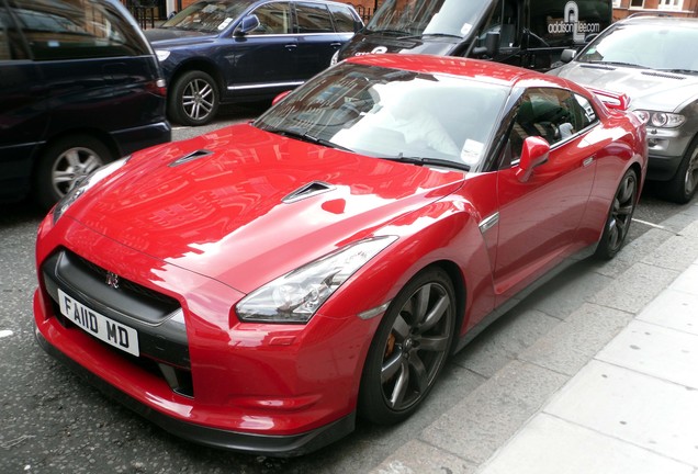 Nissan GT-R