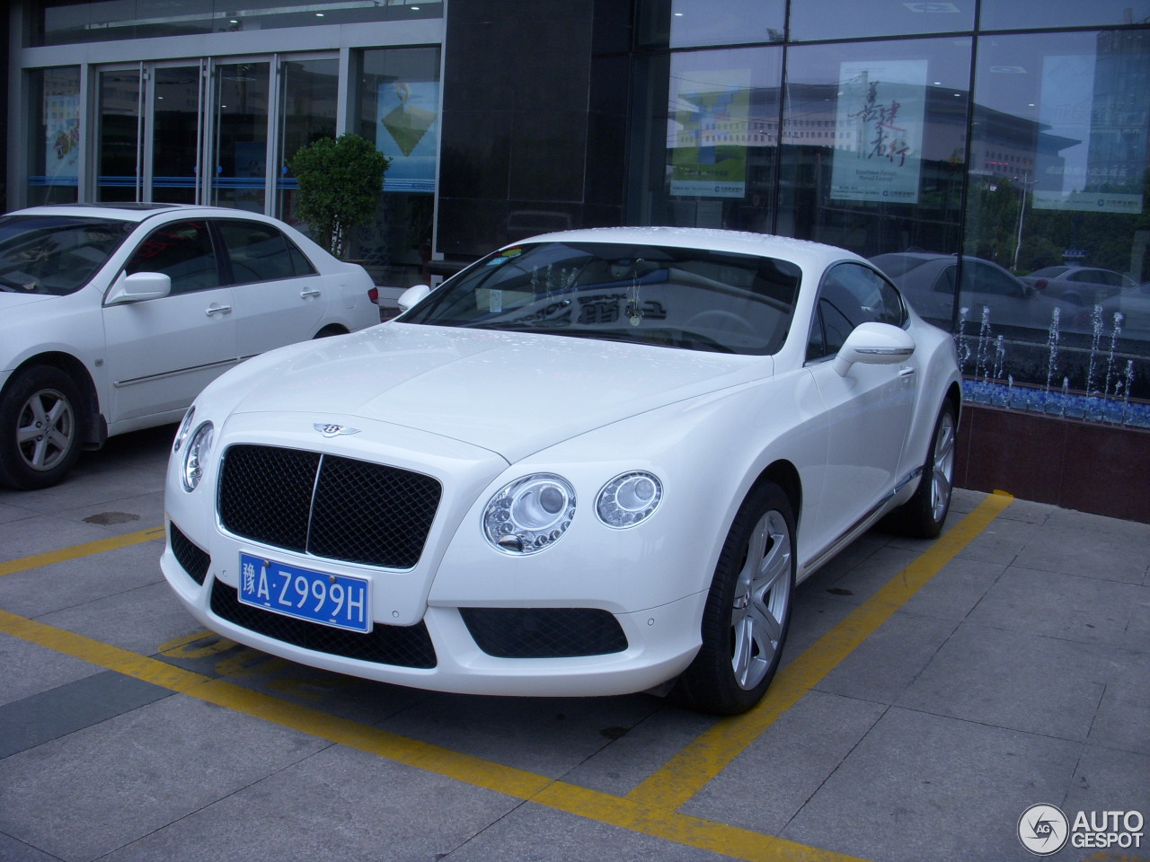 Bentley Continental GT V8