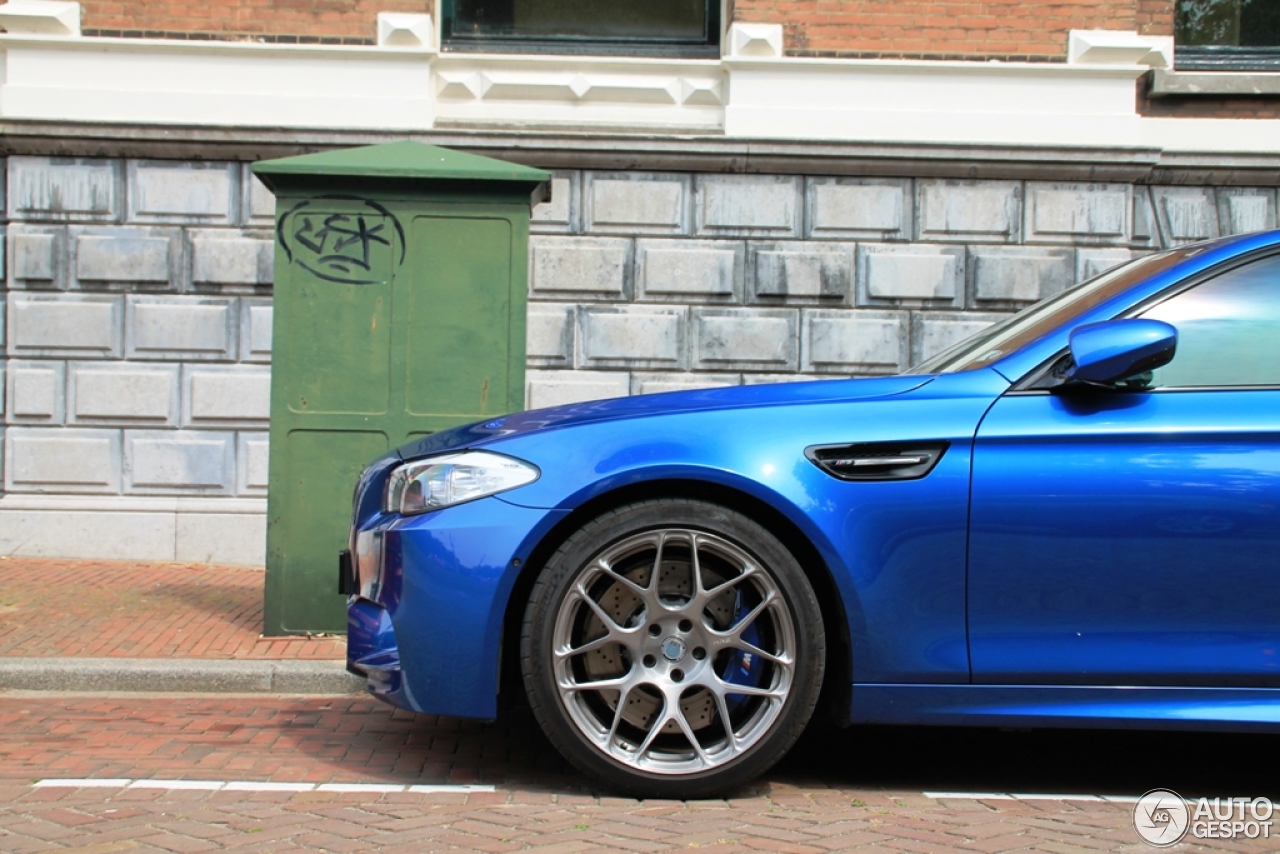 BMW M5 F10 2011