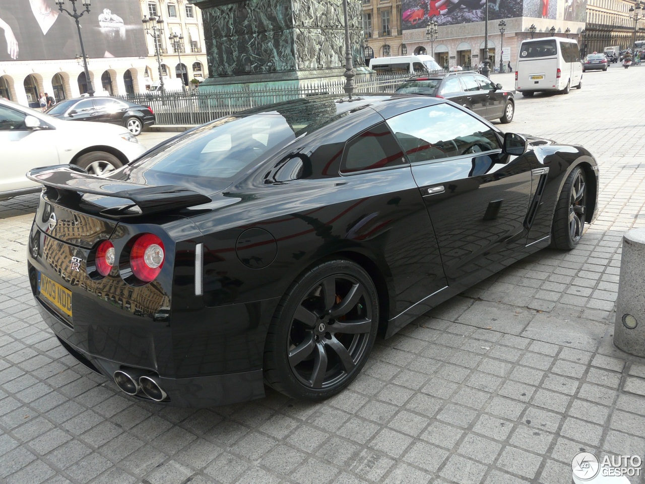 Nissan GT-R