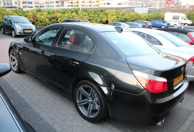 BMW M5 E60 2005