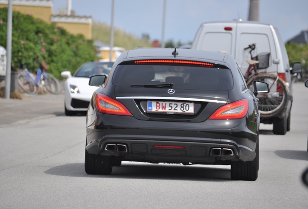 Mercedes-Benz CLS 63 AMG X218 Shooting Brake