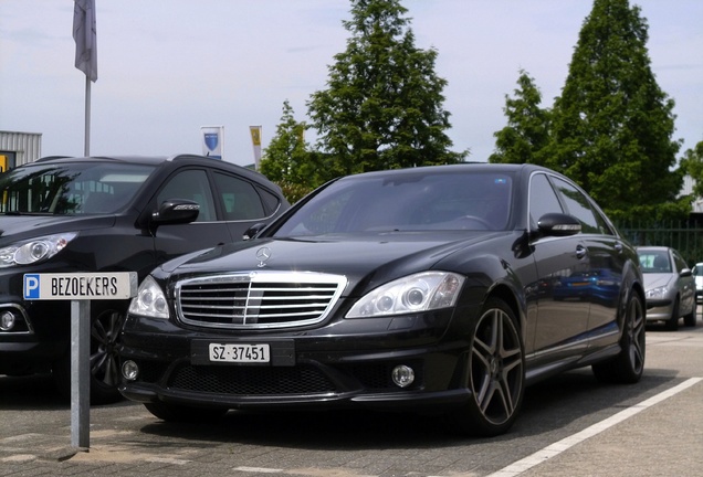 Mercedes-Benz S 65 AMG V221