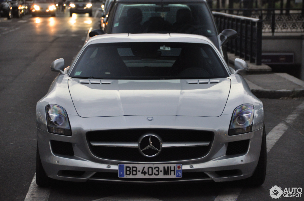 Mercedes-Benz SLS AMG