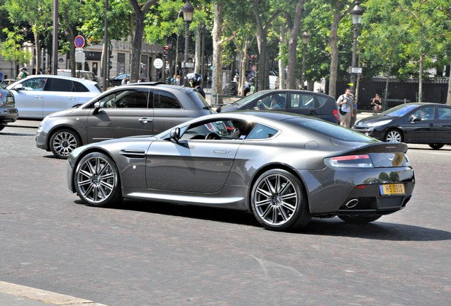 Aston Martin V8 Vantage 2012