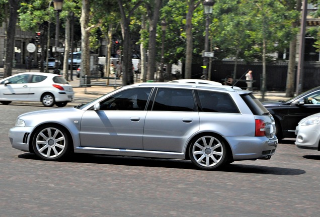 Audi RS4 Avant B5