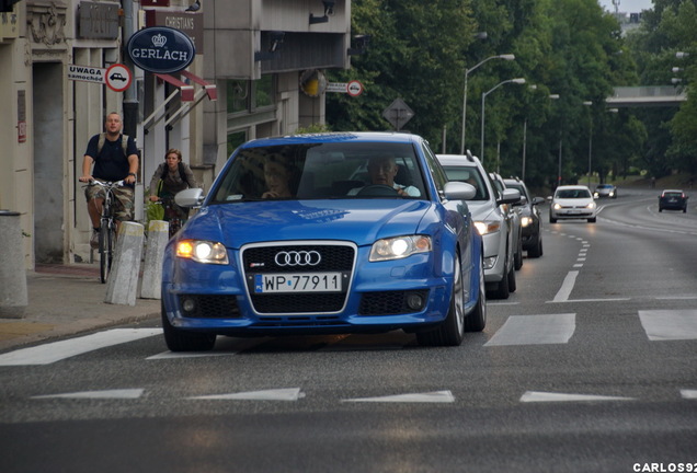 Audi RS4 Sedan