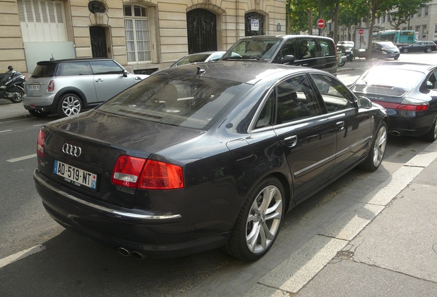 Audi S8 D3