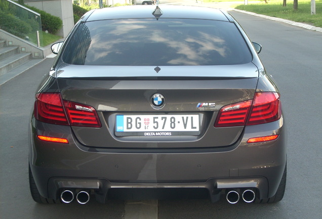 BMW M5 F10 2011