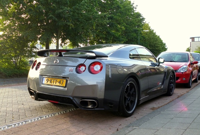 Nissan GT-R 2013