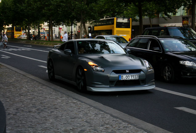 Nissan GT-R