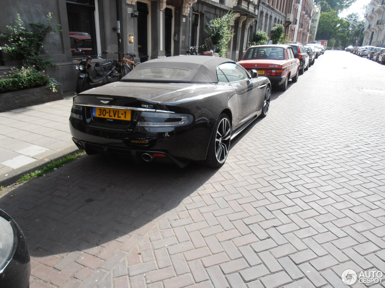 Aston Martin DBS Volante