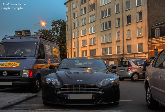 Aston Martin V12 Vantage