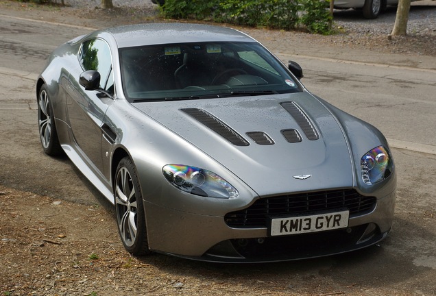 Aston Martin V12 Vantage