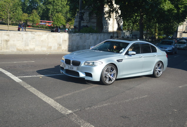 BMW M5 F10 2011