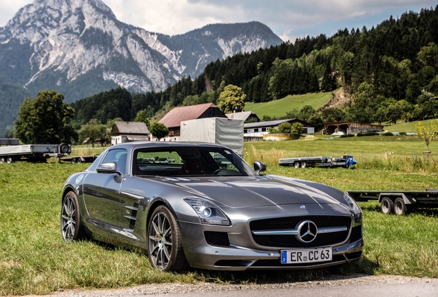 Mercedes-Benz SLS AMG