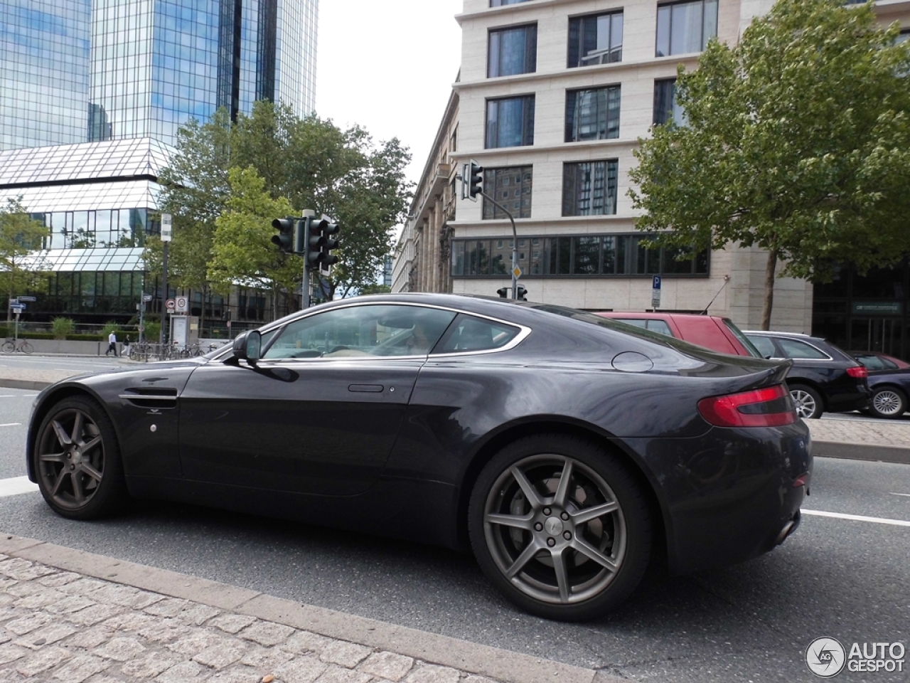 Aston Martin V8 Vantage