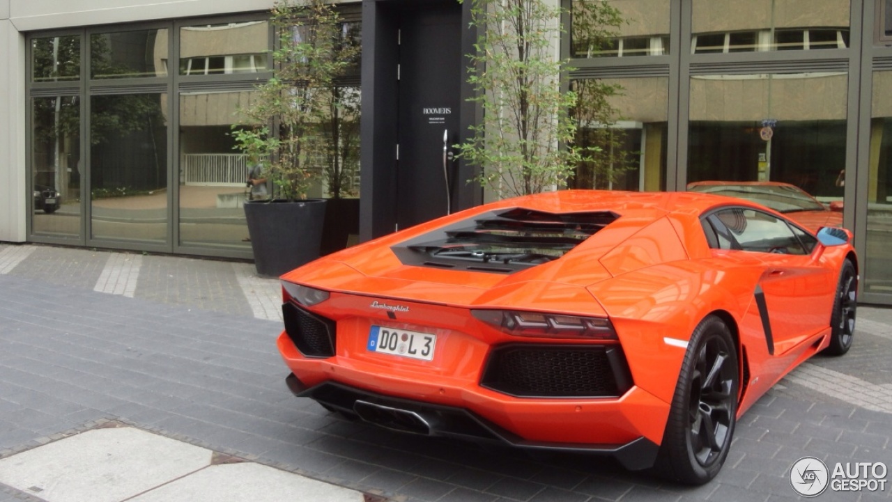 Lamborghini Aventador LP700-4