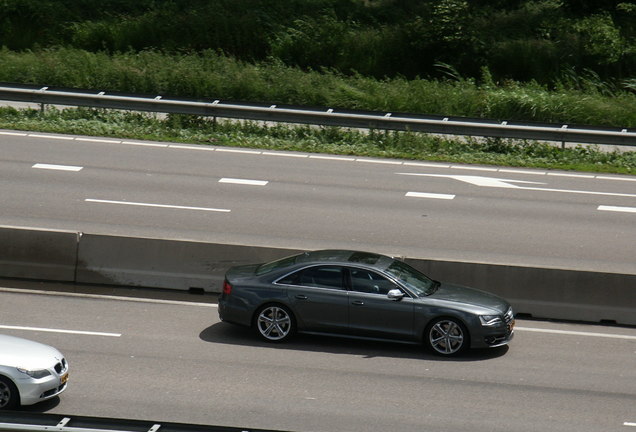 Audi S8 D4