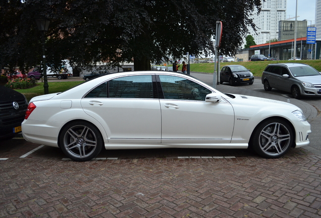 Mercedes-Benz S 63 AMG W221 2011