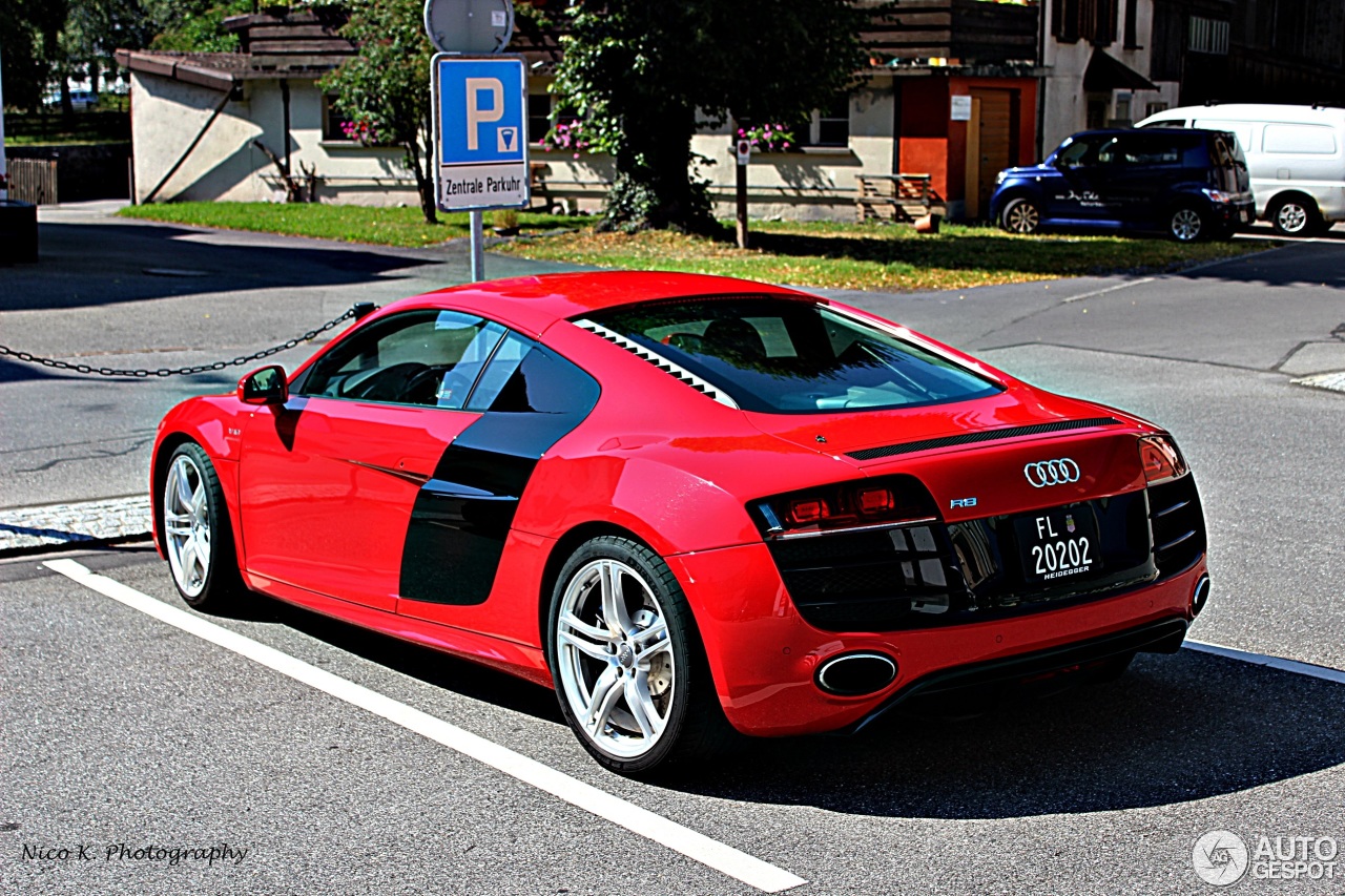 Audi R8 V10