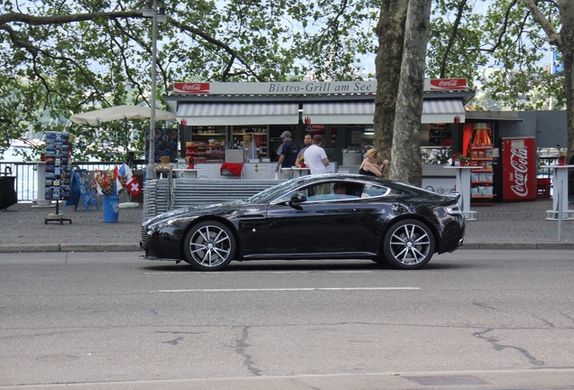 Aston Martin V8 Vantage S