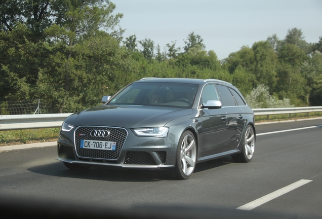 Audi RS4 Avant B8