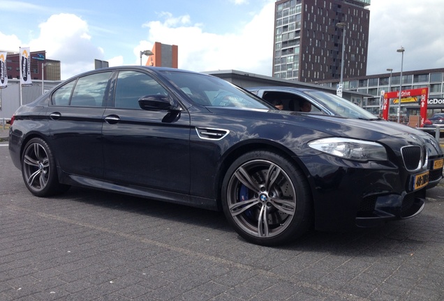 BMW M5 F10 2011