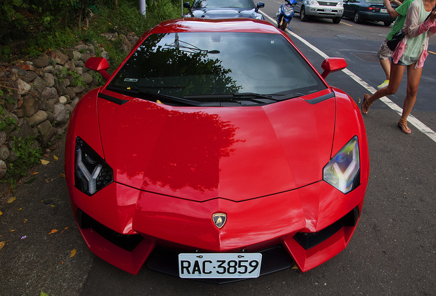 Lamborghini Aventador LP700-4