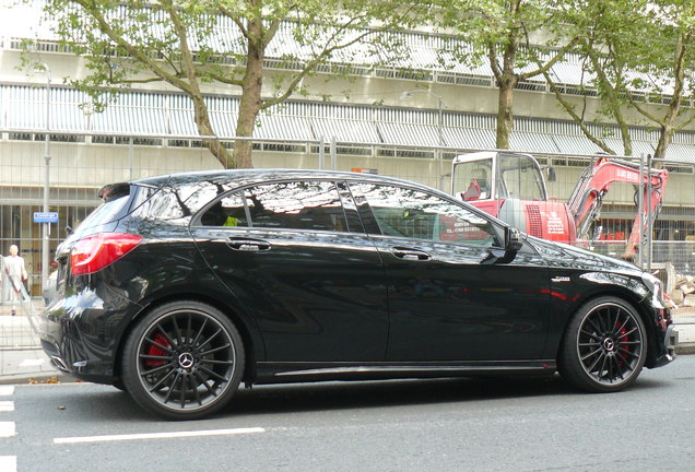 Mercedes-Benz A 45 AMG