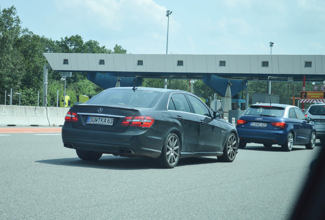 Mercedes-Benz E 63 AMG W212 V8 Biturbo