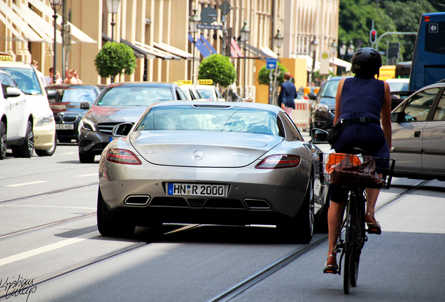 Mercedes-Benz SLS AMG