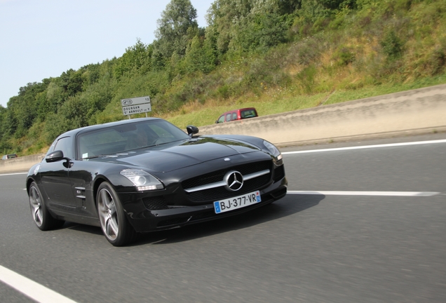 Mercedes-Benz SLS AMG