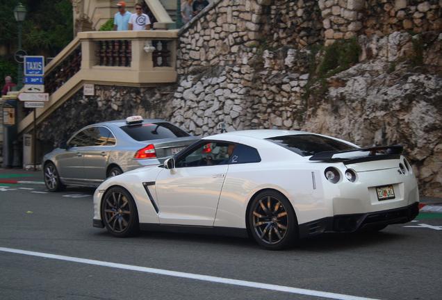 Nissan GT-R 2011