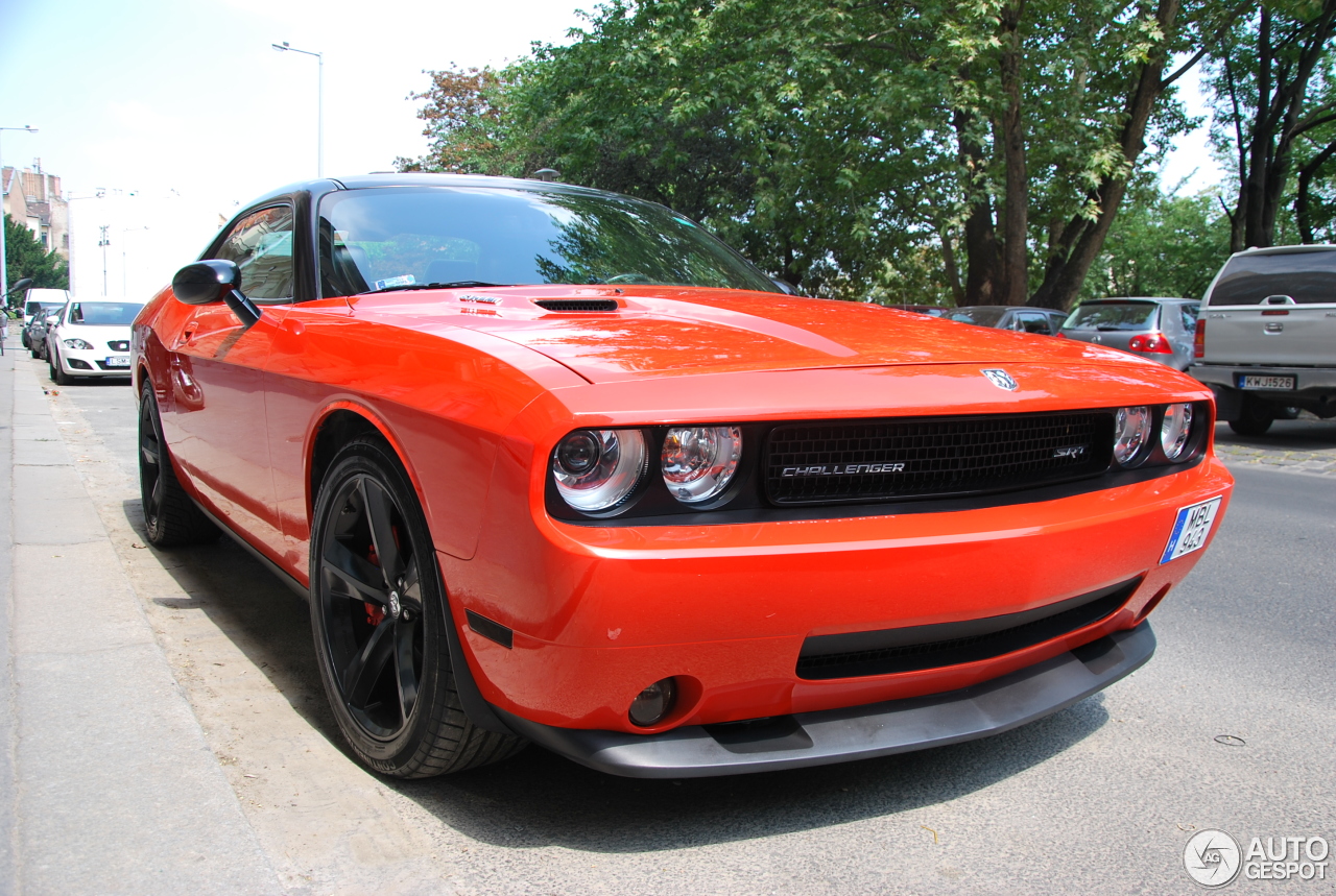 Dodge Challenger SRT-8