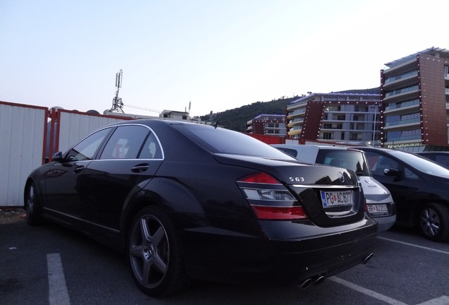 Mercedes-Benz S 63 AMG W221