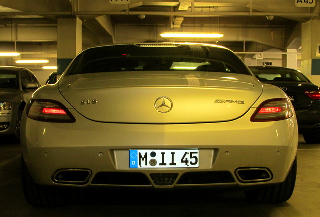 Mercedes-Benz SLS AMG