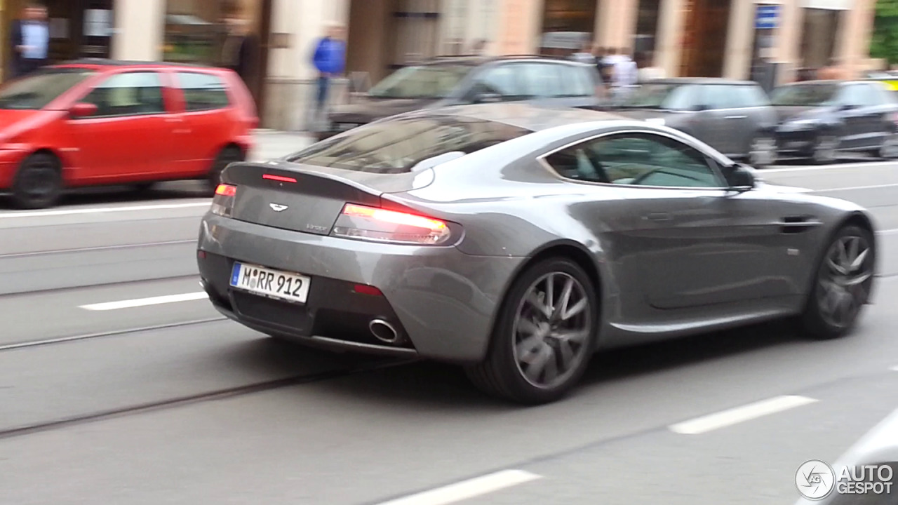 Aston Martin V8 Vantage 2012