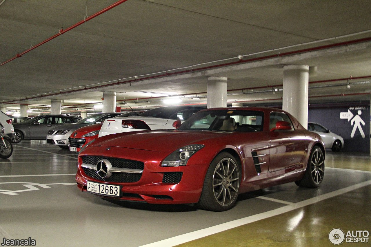 Mercedes-Benz SLS AMG