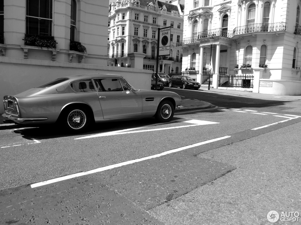 Aston Martin DB6 MKII