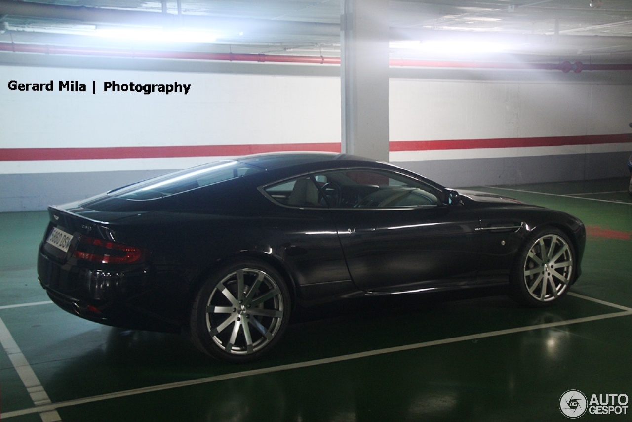 Aston Martin DB9